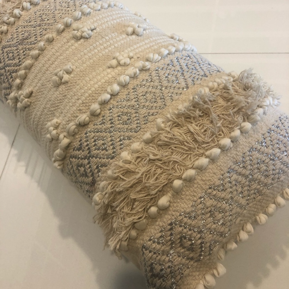Decorative throw pillow